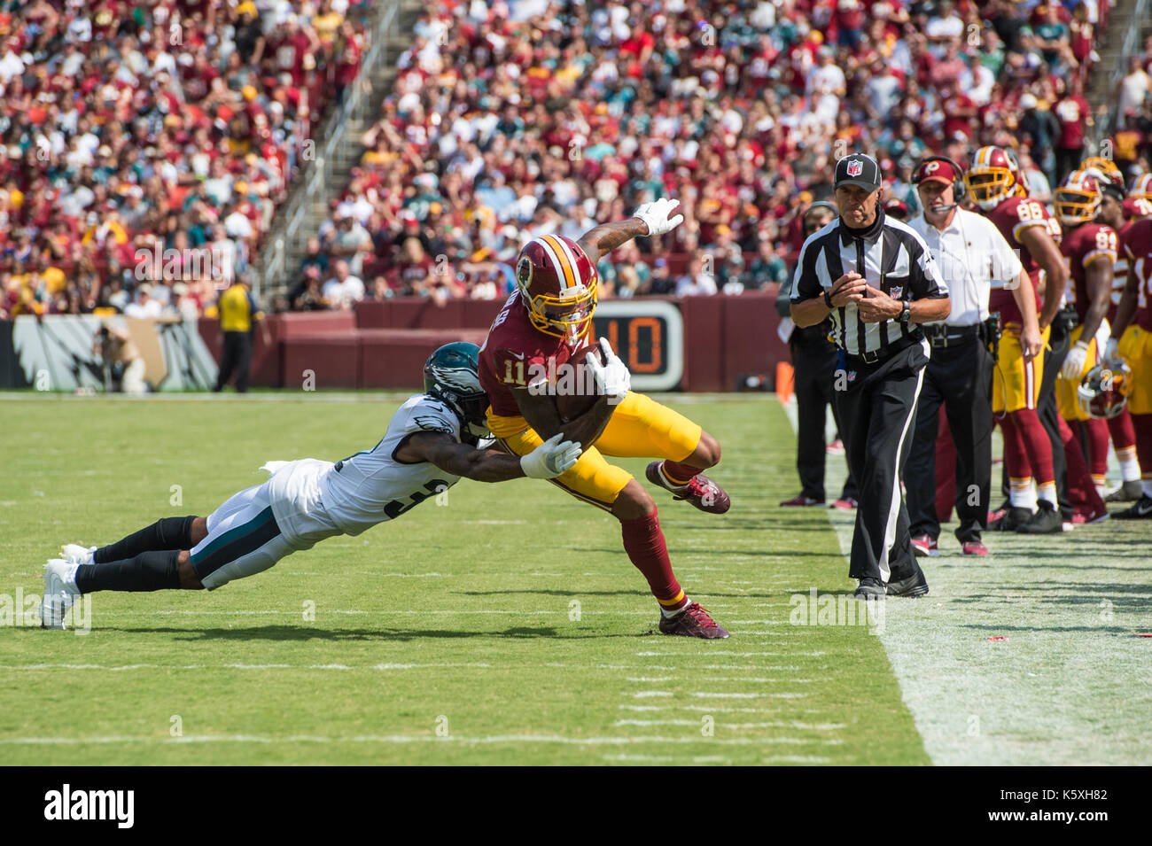 Philadelphia Eagles cornerback Jalen Mills (31) prior to the game against  the Washington Redskins at FedEx Field in Landover, Maryland on Sunday,  September 10, 2017. Credit: Ron Sachs/CNP /MediaPunch Stock Photo - Alamy