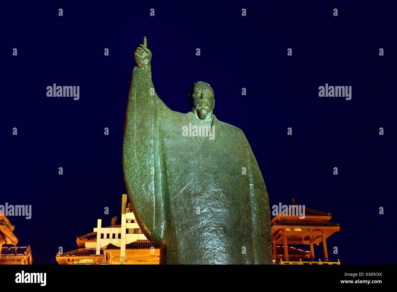Dongzi Culture Park, a celebration of Confucian philosopher Dong Zhongshu. City of Dezhou, China. Bronze statue of Dong Zhongshu Stock Photo