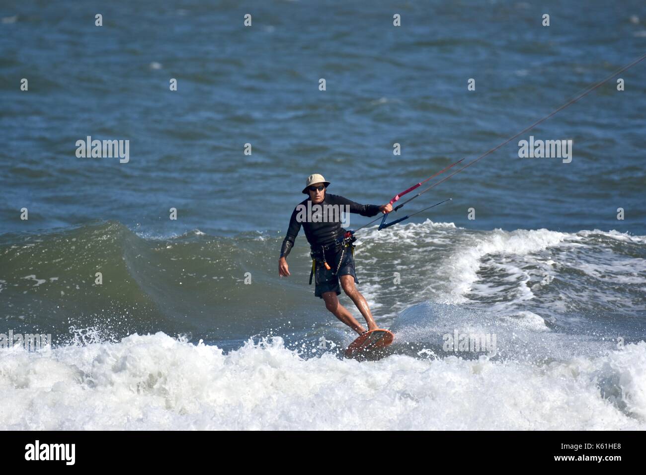 Kite surfing at the Assateague island National seashore, USA Stock Photo Alamy