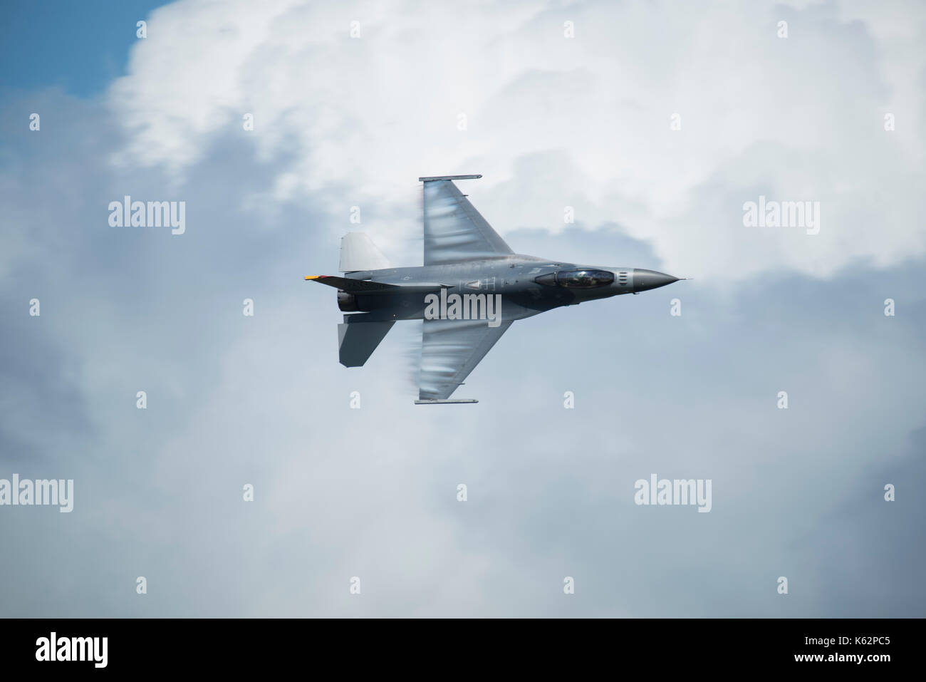 F 16 fighting falcon hi-res stock photography and images - Alamy
