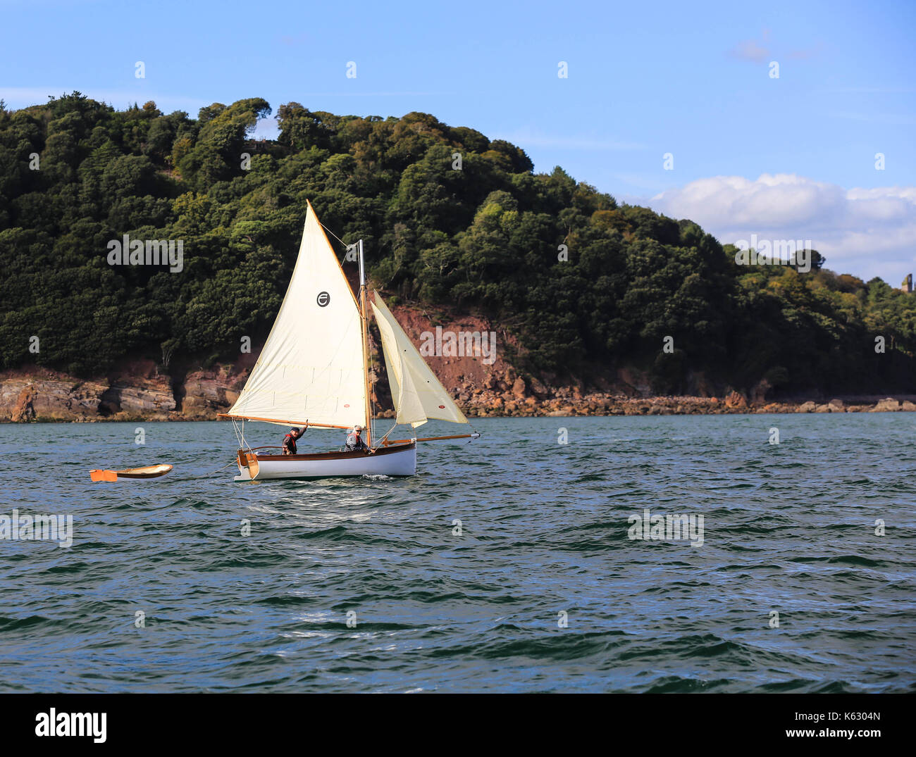 Calm water blue sky hi-res stock photography and images - Alamy