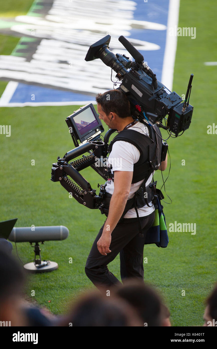 Cameraman team hires stock photography and images Alamy