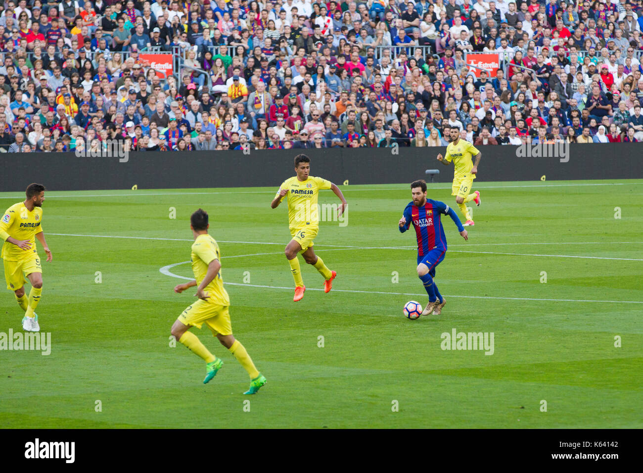 Leo Messi attacks with ball - 6/5/17 Barcelona v Villarreal football league match at the Camp Nou stadium, Barcelona. Stock Photo