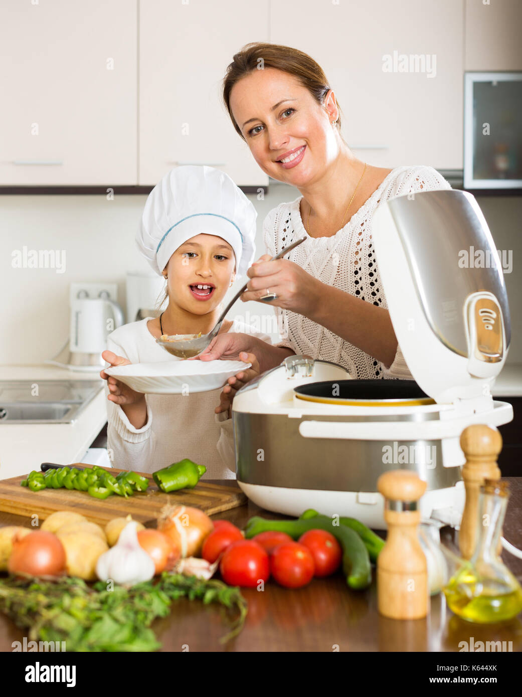 Pressure cooker woman hi-res stock photography and images - Alamy