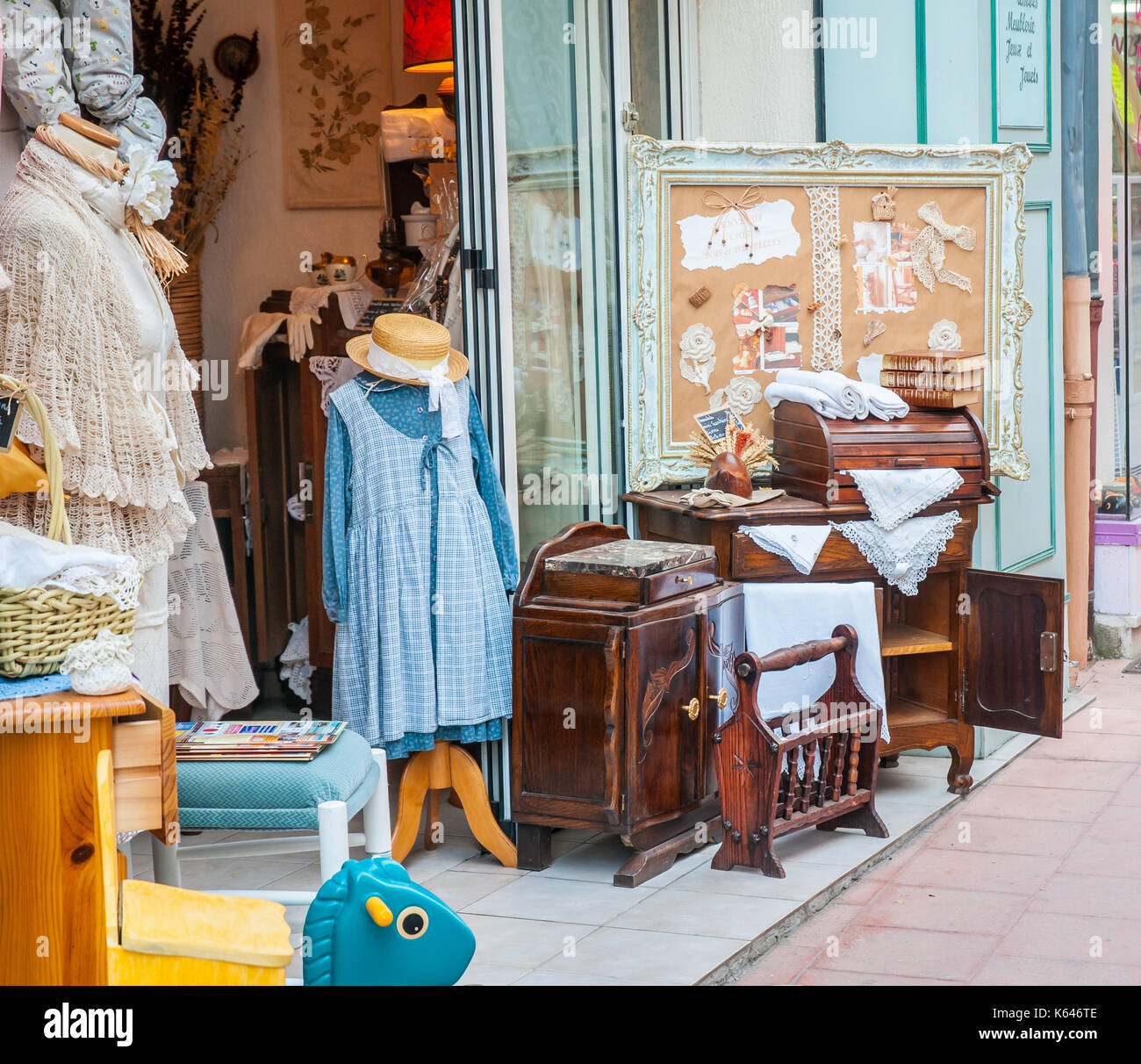 France street clothes shop hi-res stock photography and images - Alamy