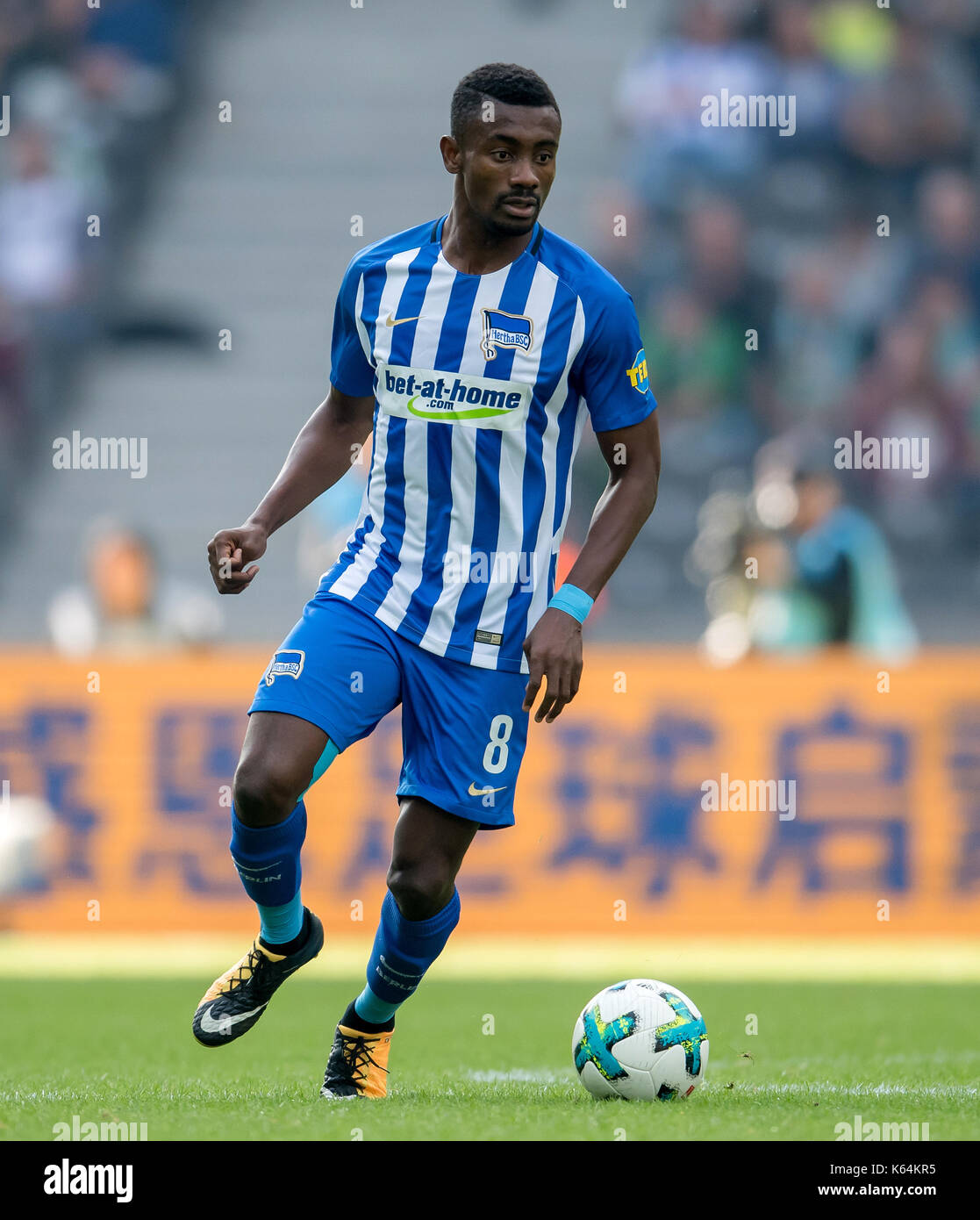 Hertha's Salomon Kalou in action during the German Bundesliga soccer match  between Hertha BSC and Werder Bremen at the Olympia stadium in Berlin,  Germany, 10 September 2017. - NO WIRE SERVICE ·