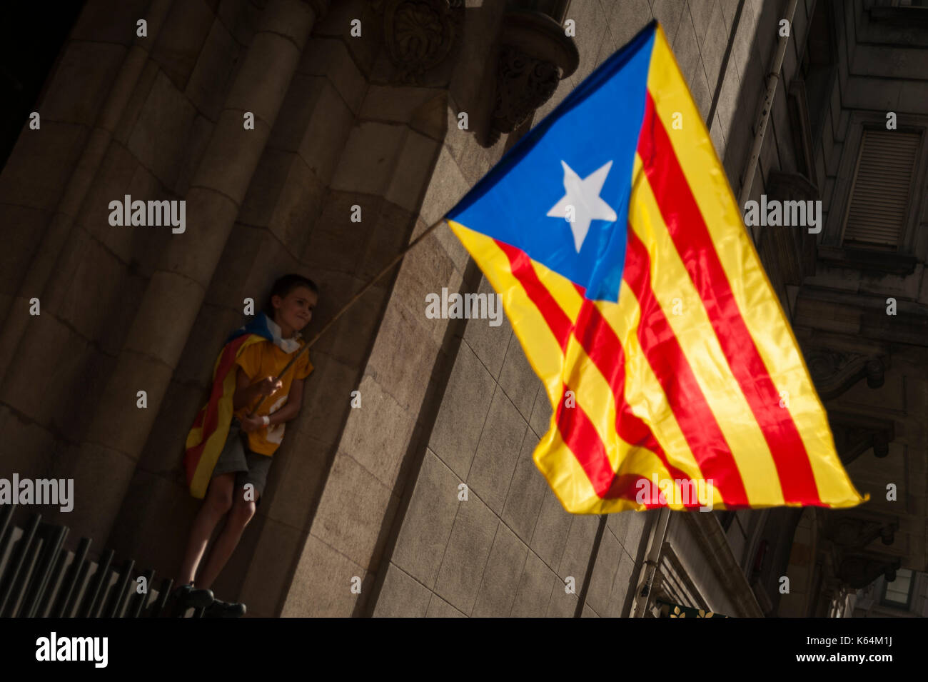 Barcelona, Catalonia. 11th Sep, 2017. Spain. September 11th, 2017. Hundreds of miles of people arriving from all over Catalonia are manifested in Barcelona on the National Day of Catalonia, to demand the right to vote for the creation of a new Mediterranean nation. Credit: Charlie Perez/Alamy Live News Stock Photo