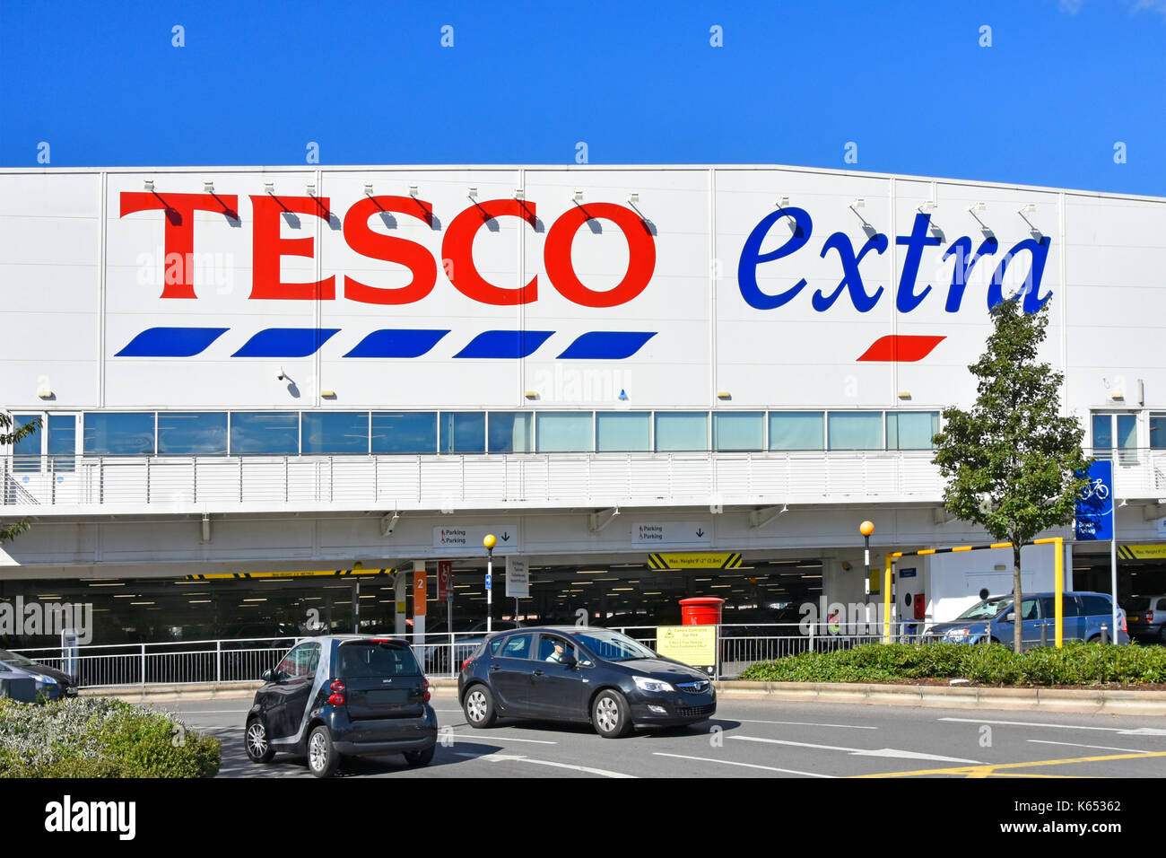 Tesco store front hires stock photography and images Alamy