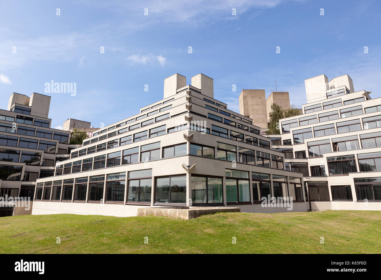 A students' residential block, designed by Denys Lasdun, one of many on the campus at the University of East Anglia, Norwich, UK. Stock Photo