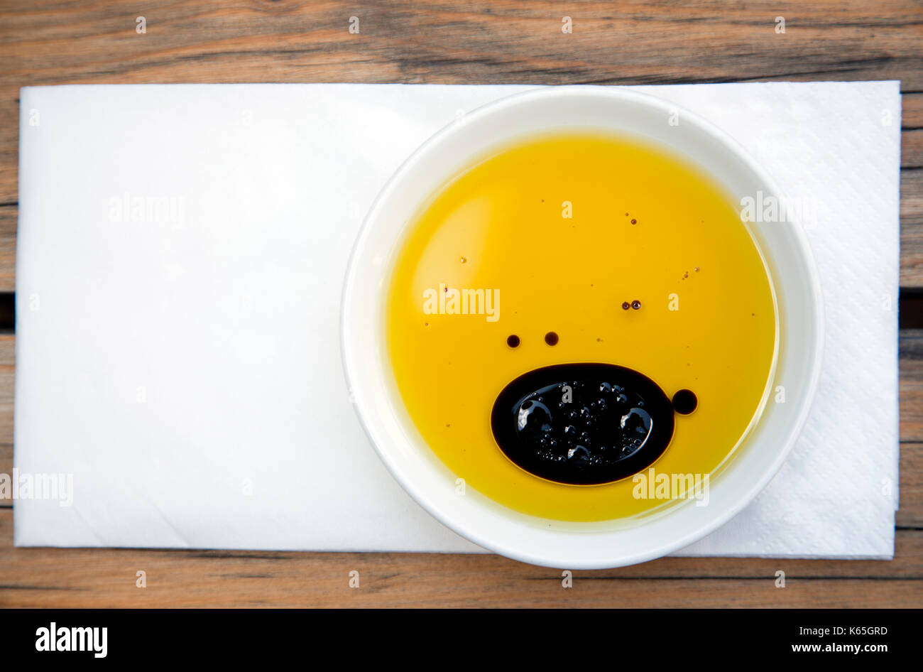 Vinegar bowl hires stock photography and images Alamy