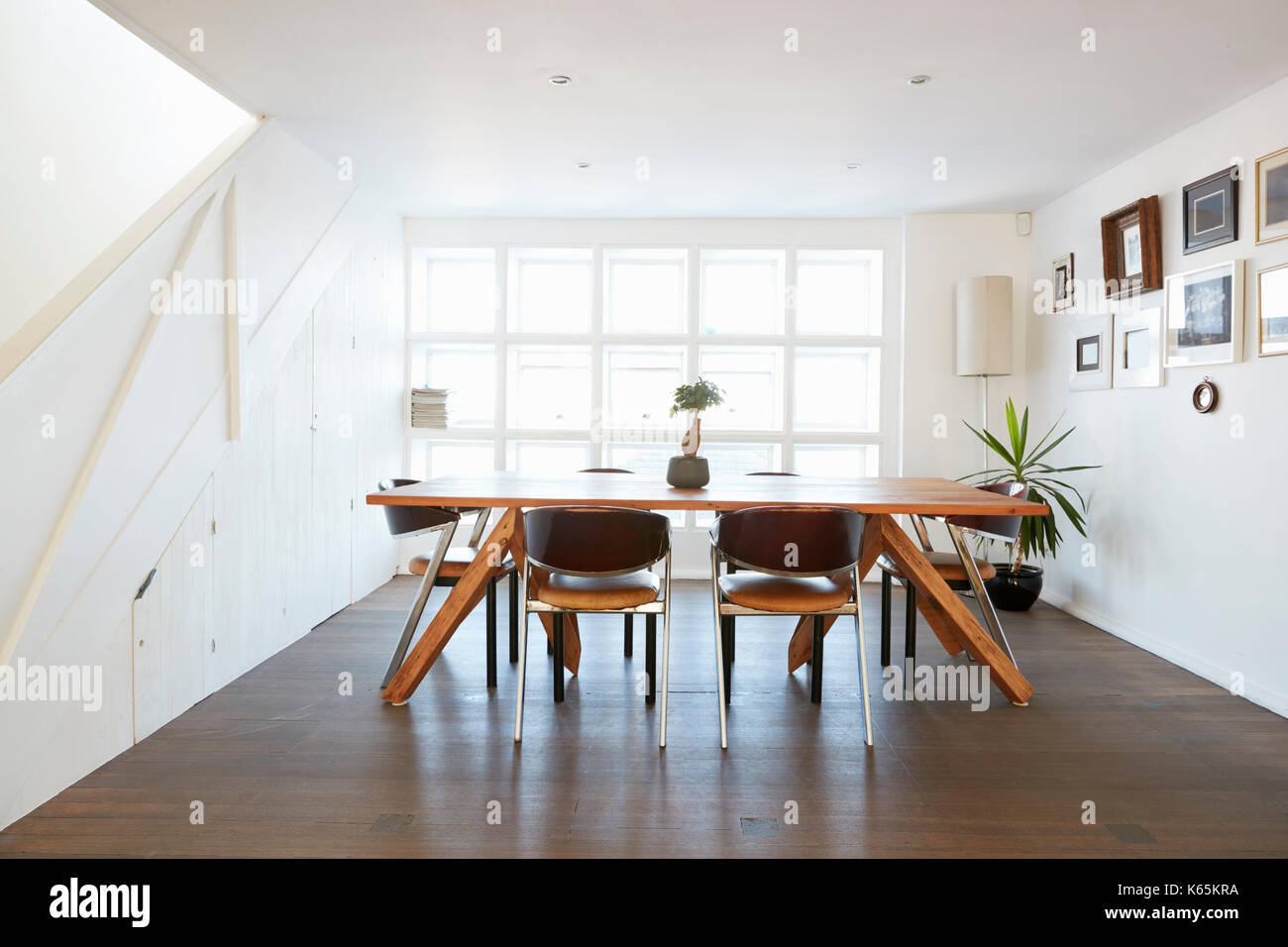 Modern home interior open plan hi-res stock photography and images - Alamy