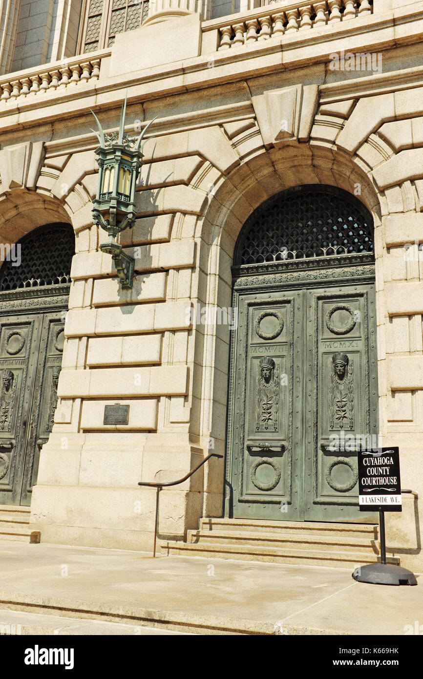 The imposing arched entrances into the historic Cuyahoga County Courthouse located in downtown Cleveland, Ohio, USA. Stock Photo