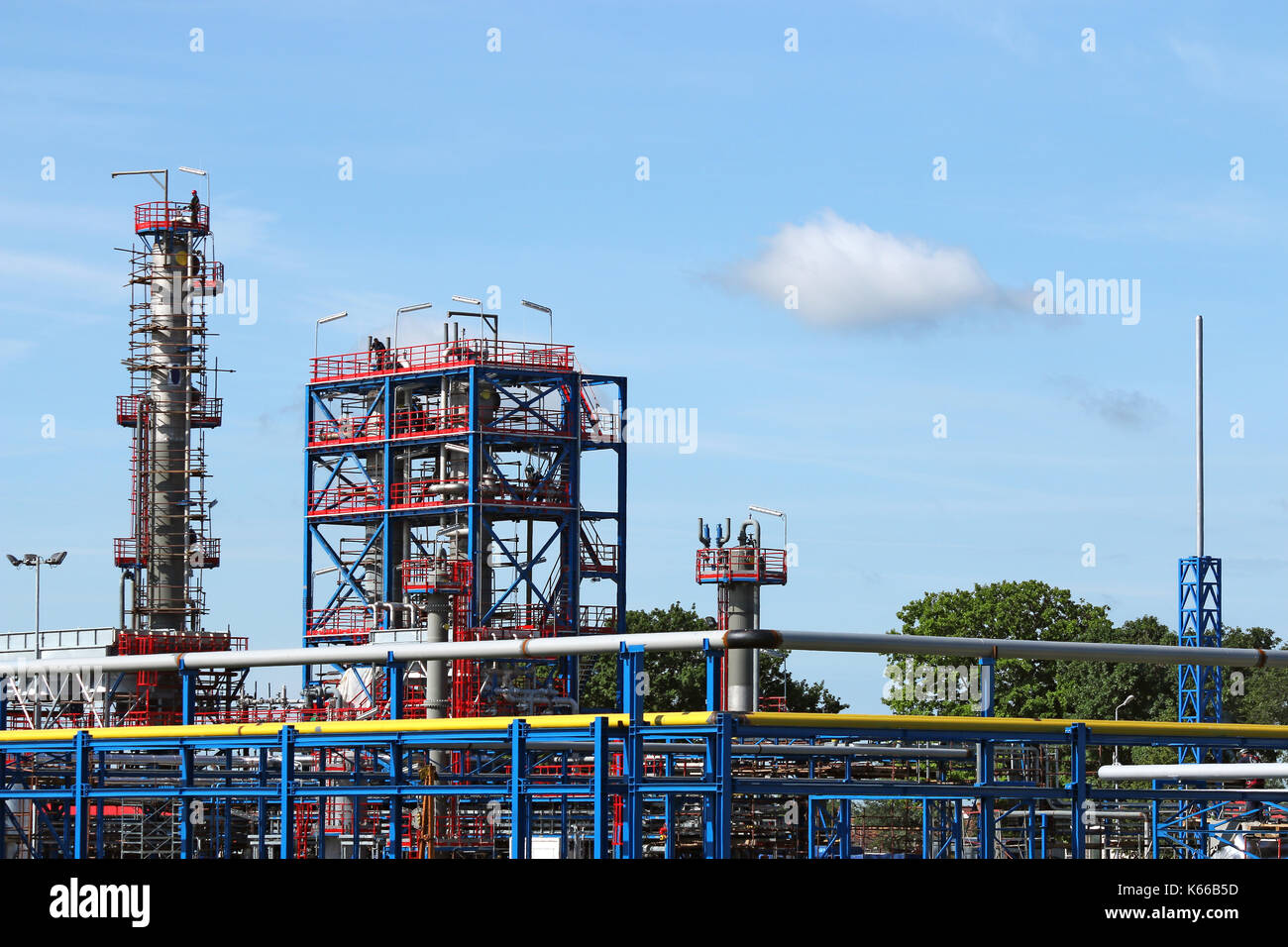 workers on new refinery construction site Stock Photo - Alamy