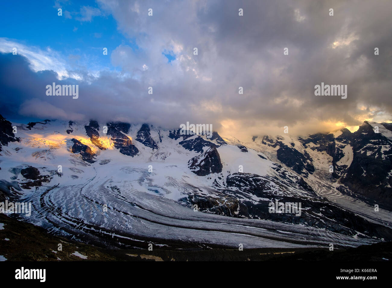 Glaciers dramatic hi-res stock photography and images - Alamy