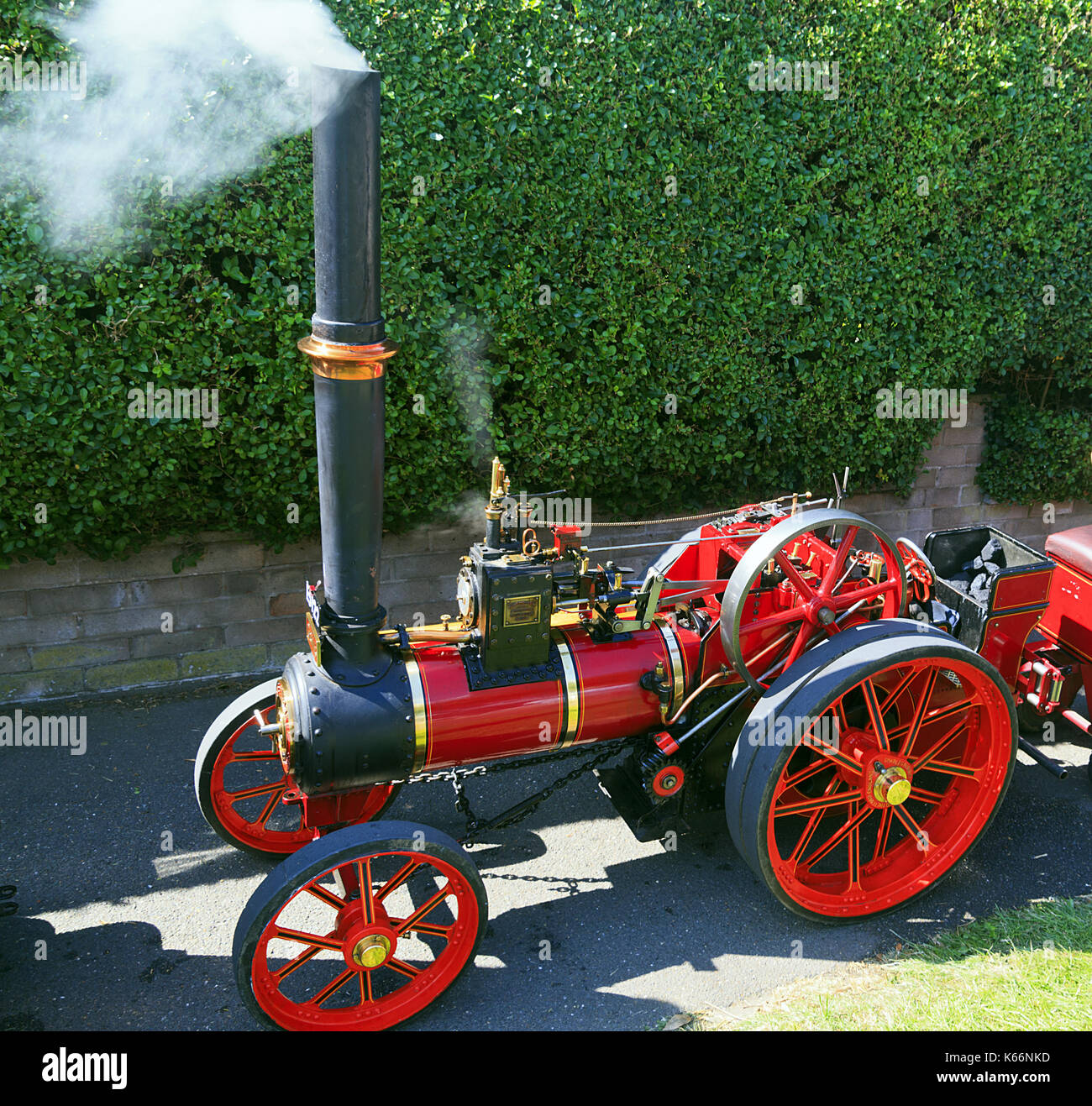 Steam powered wagon hires stock photography and images Alamy