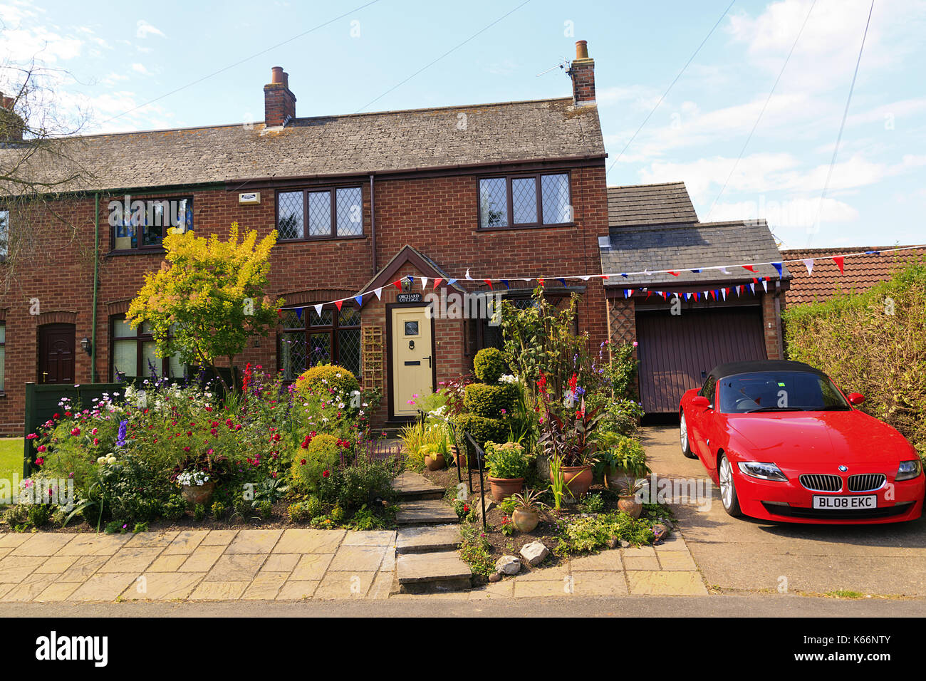 Pretty Cottage Garden in North Thoresby Lincolnshire Stock Photo Alamy