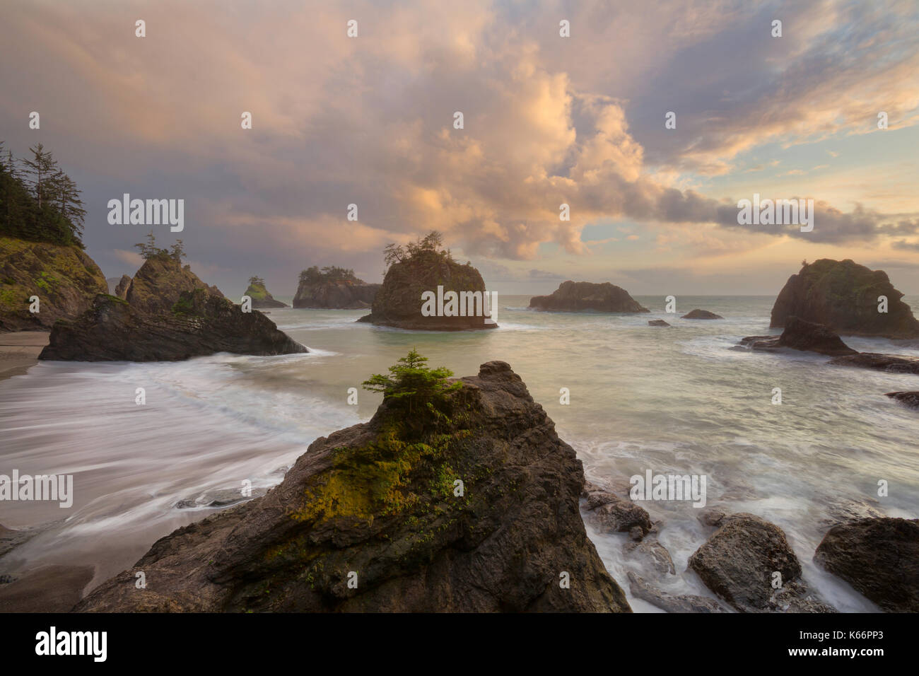 Sunset along Secret Beach in Boardman State Park of Oregon. USA Stock Photo