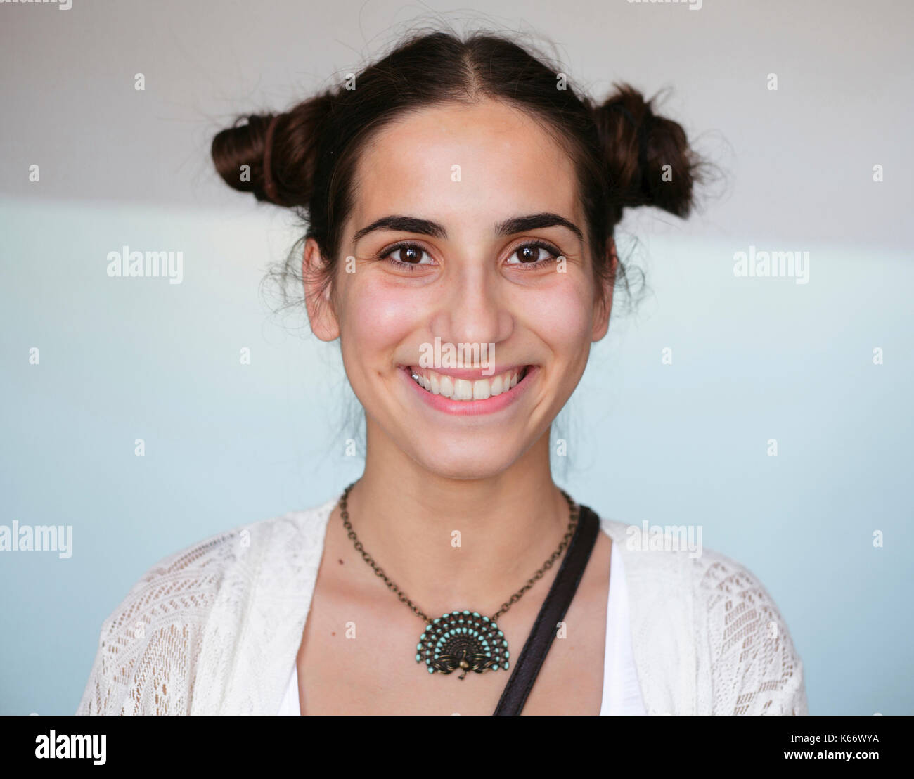 Lady wearing necklace hi-res stock photography and images - Alamy