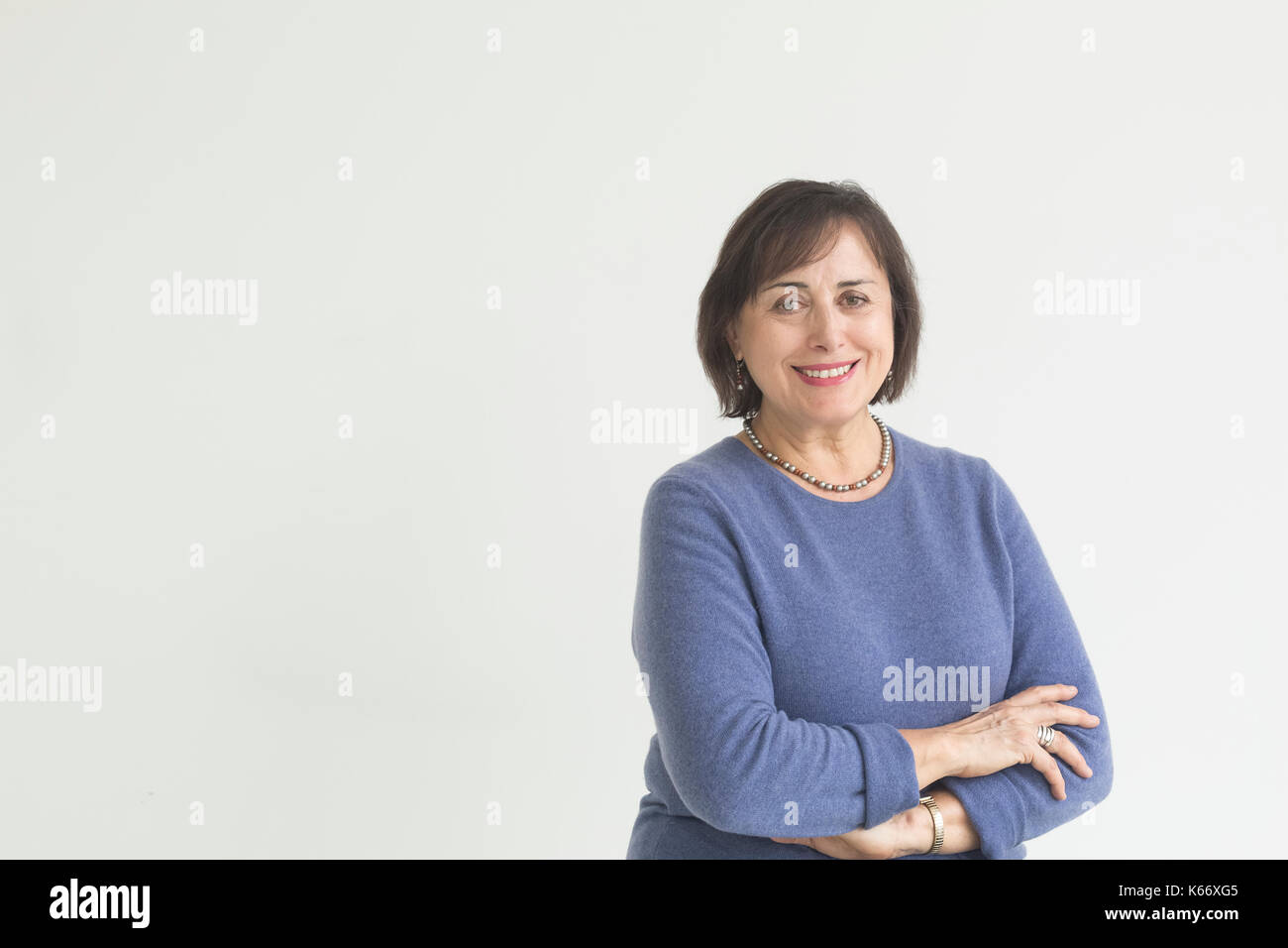 Woman 70s mixed race hi-res stock photography and images - Alamy