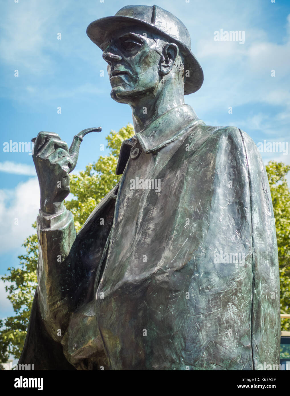 Statue of Sherlock Holmes outside BAker Street station on Marylebone Road, London, NW1, UK Stock Photo