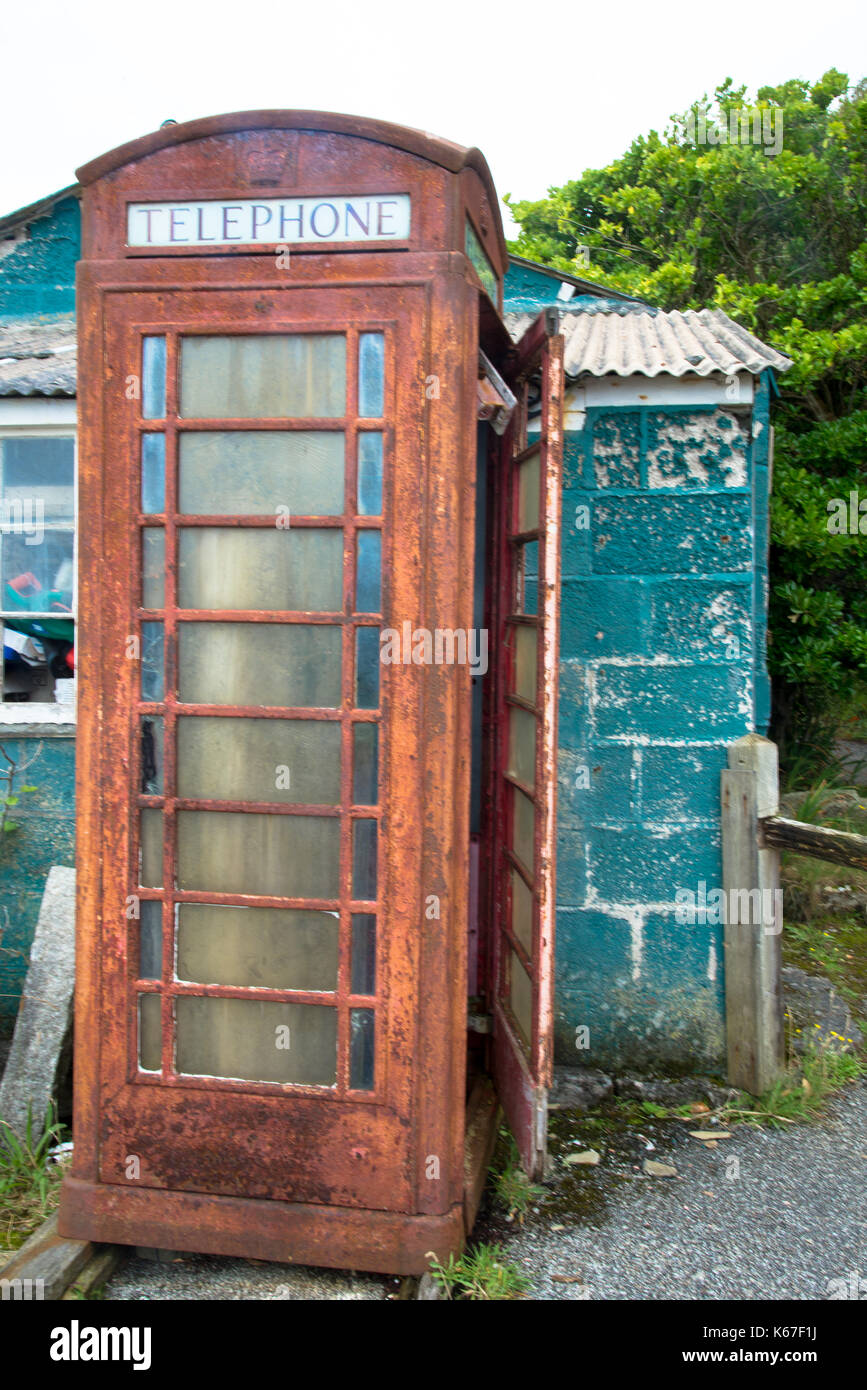 old fashioned red phonebooth in England Stock Photo - Alamy