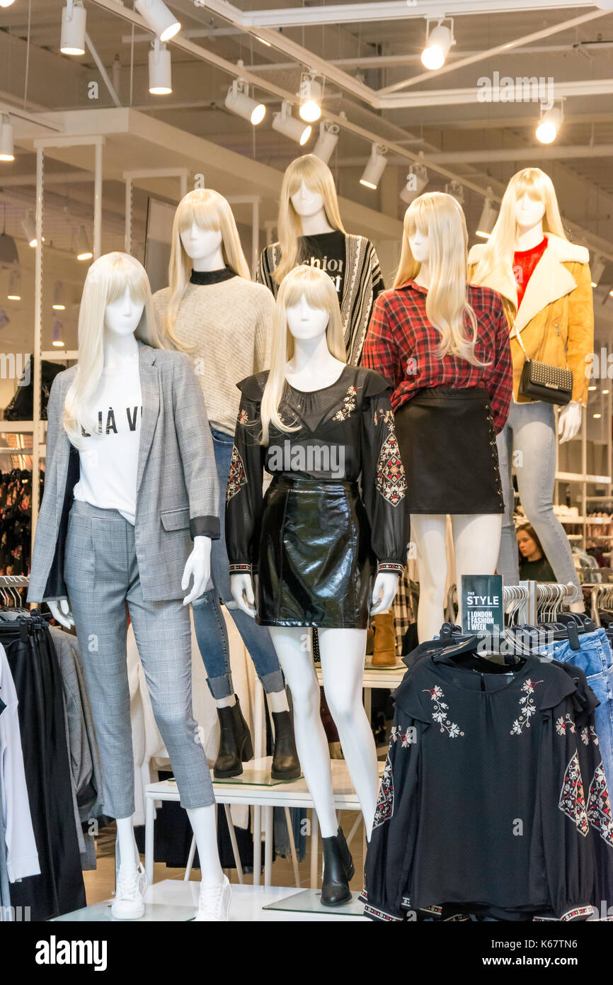 Mannequin female models in New Look fashion store, Braccan Walk, The Lexicon, Bracknell, Berkshire, England, United Kingdom Stock Photo