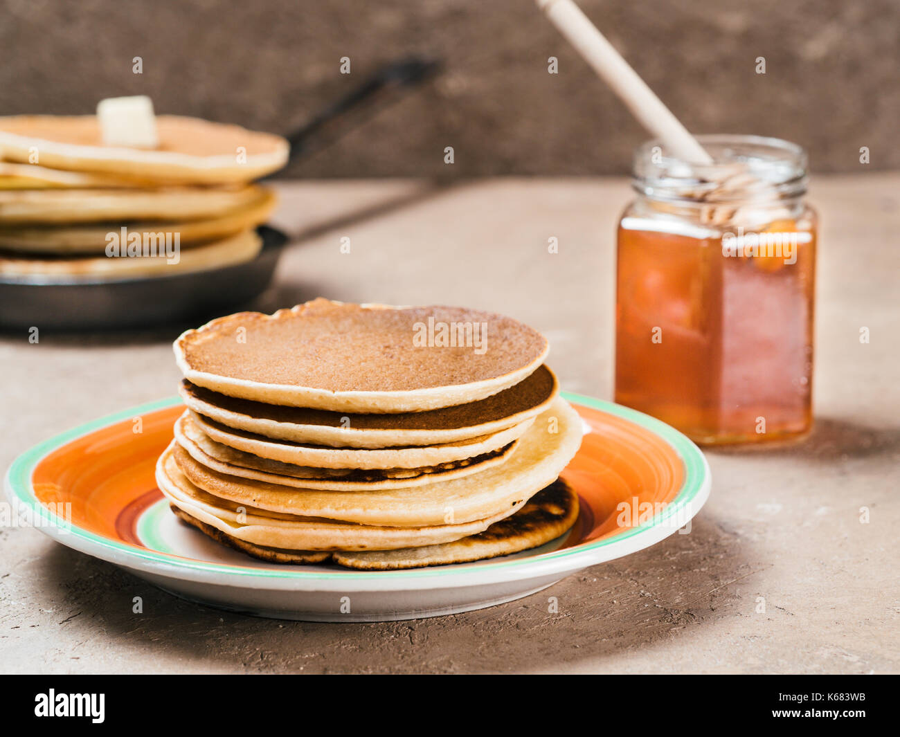 Pancakes honey dipper hi-res stock photography and images - Alamy