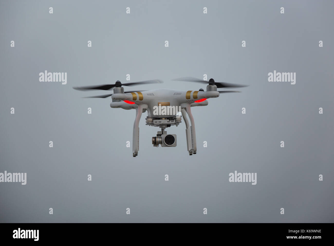 Dji phantom 4 pro hi-res stock photography and images - Alamy