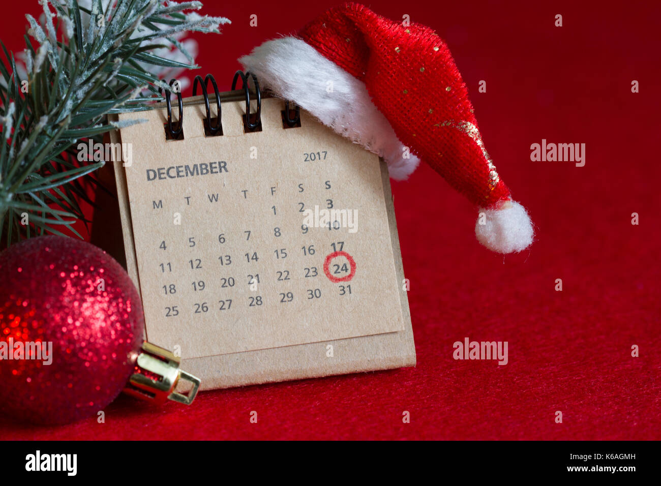 Christmas day circled on calendar hi-res stock photography and images -  Alamy