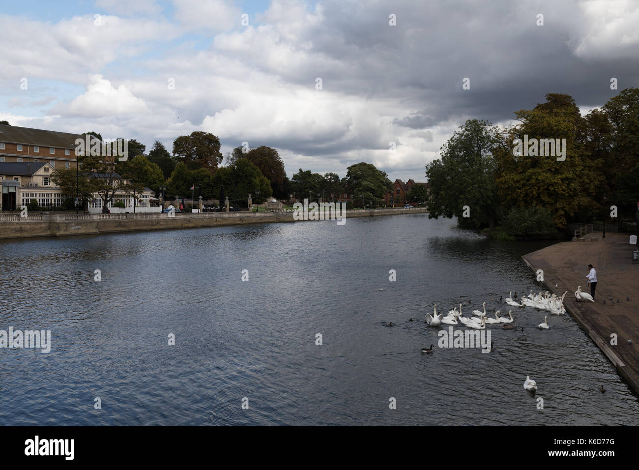 Bedford, UK. 12th Sep, 2017. UK Weather Sunny afternoon in Bedford