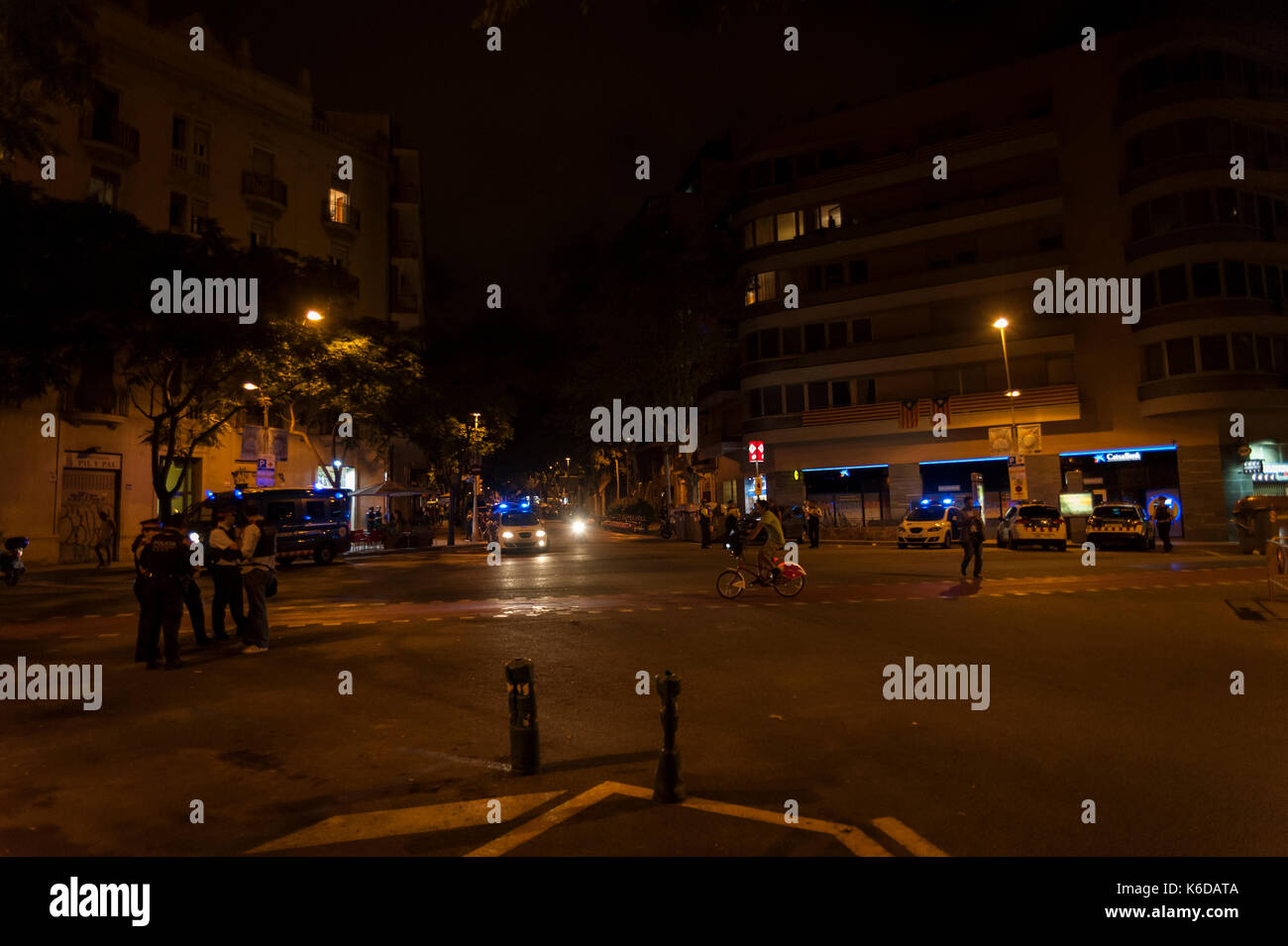 Barcelona, Catalonia. 12th Sep, 2017. Spain. September 12th, 2017. Workers of shops close to the holy family they return to their businesses once the police cordon. Credit: Charlie Perez/Alamy Live News Stock Photo
