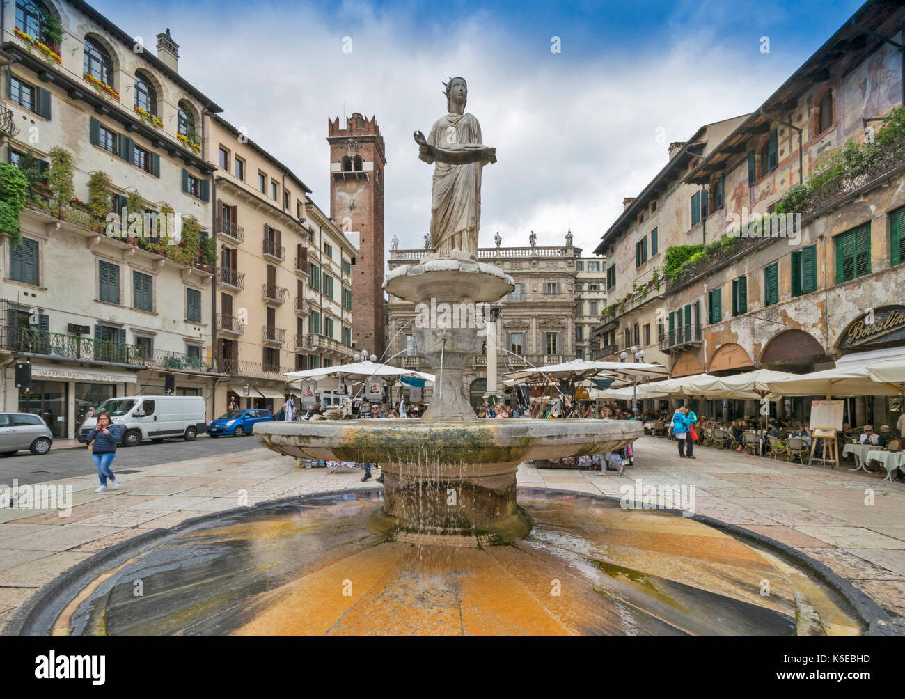 Medieval statue of madonna hi-res stock photography and images - Alamy
