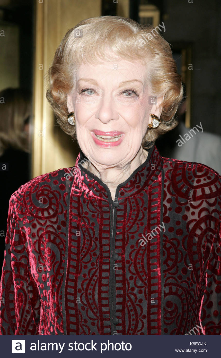 Greer Garson (1904?996 (naturalized American citizen) Greer Garson (1904?996 (naturalized American citizen)