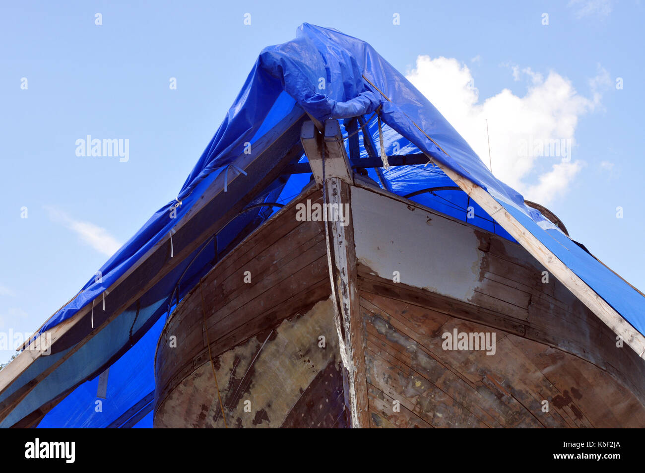 Covered dry dock hires stock photography and images Alamy
