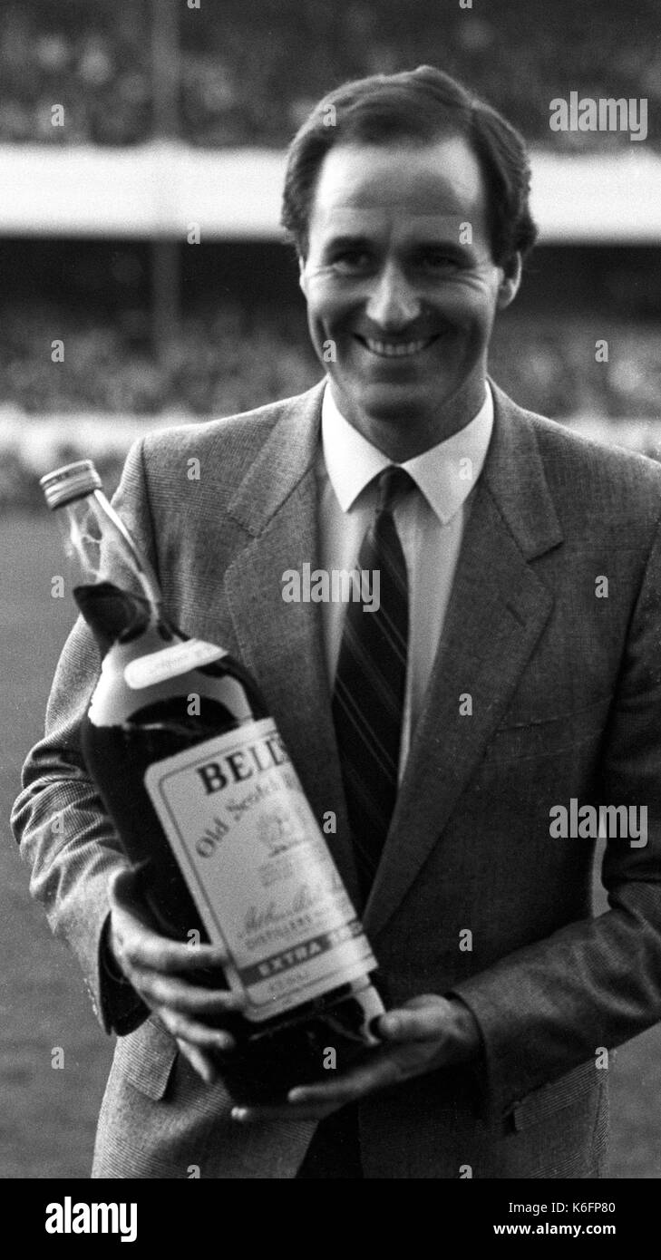 Arsenal fc manager george graham celebrates hi-res stock photography ...