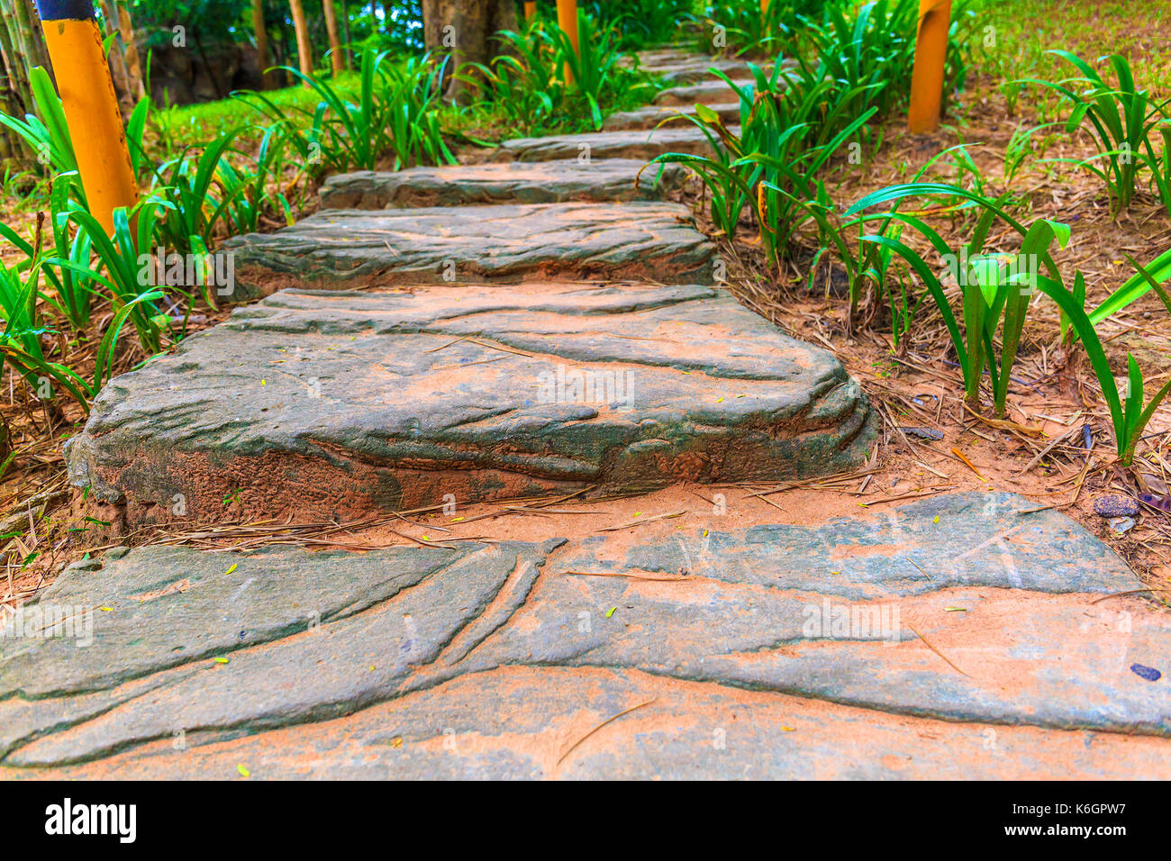 Big flat rocks hi-res stock photography and images - Alamy, image size:1300x956