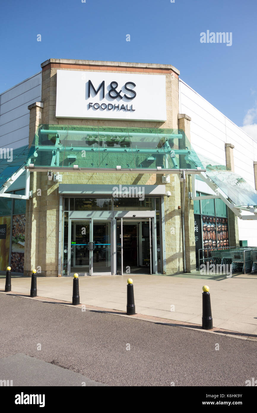 The entrance to M&S Store at Kew Retail Park, Richmond, Surrey, London, TW9, UK. Stock Photo