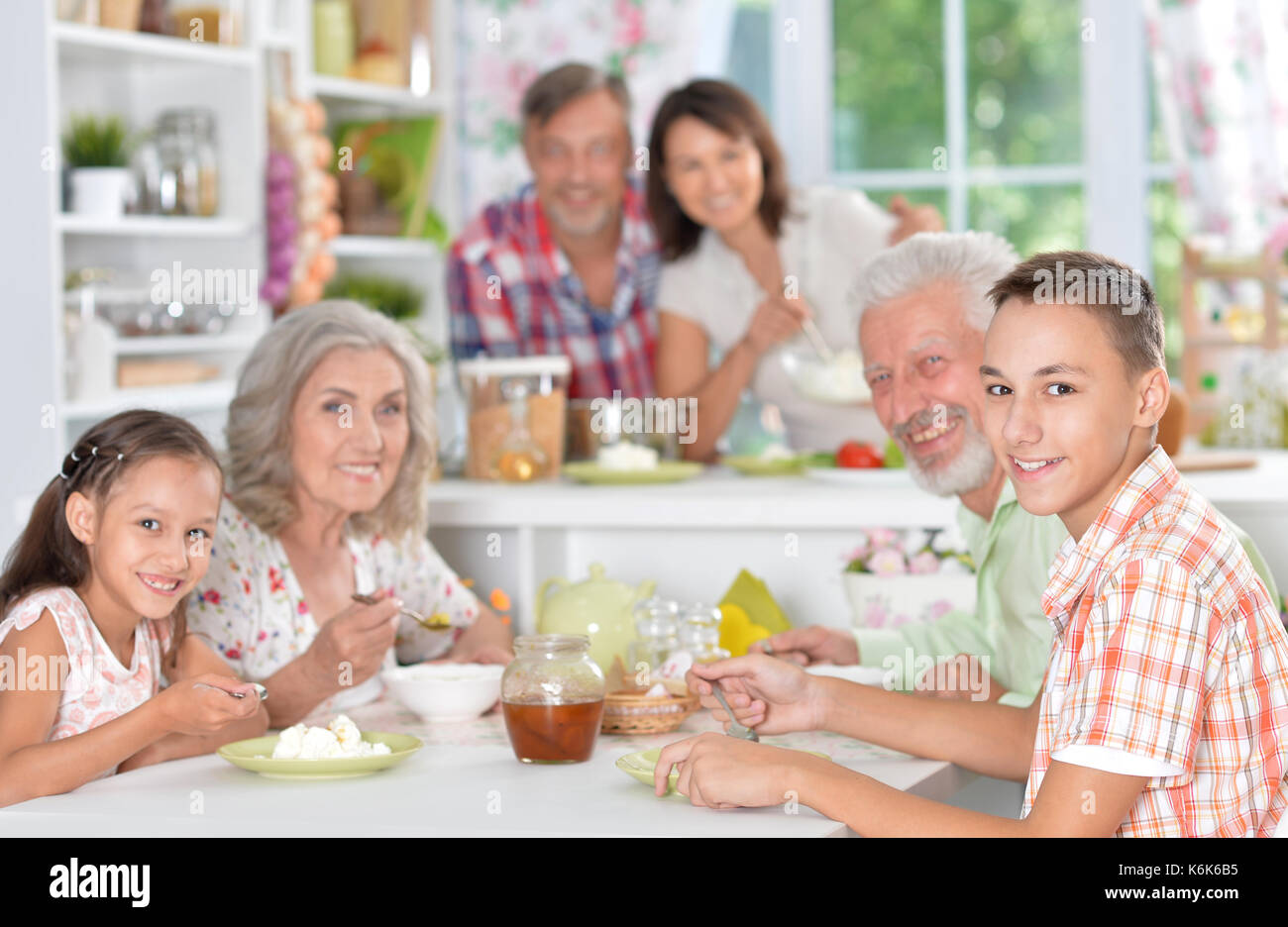 Father daughter having breakfast hi-res stock photography and images ...