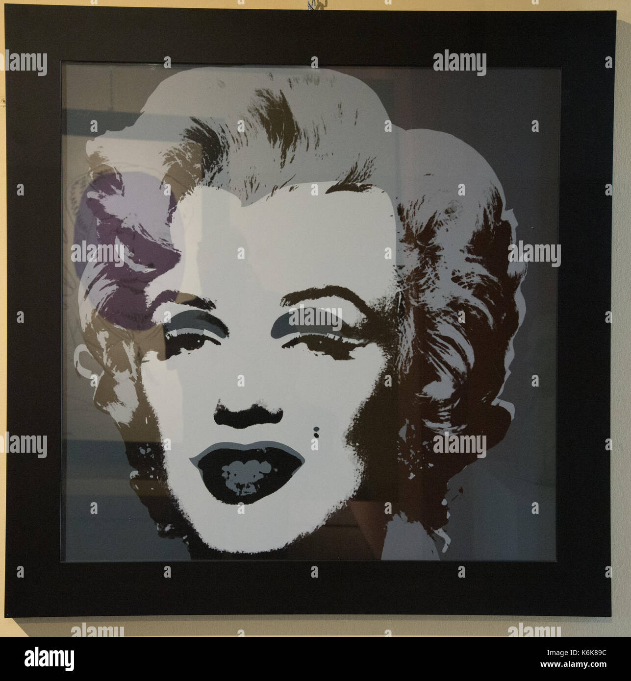 Marilyn monroe by andy warhol hi-res stock photography and images - Alamy