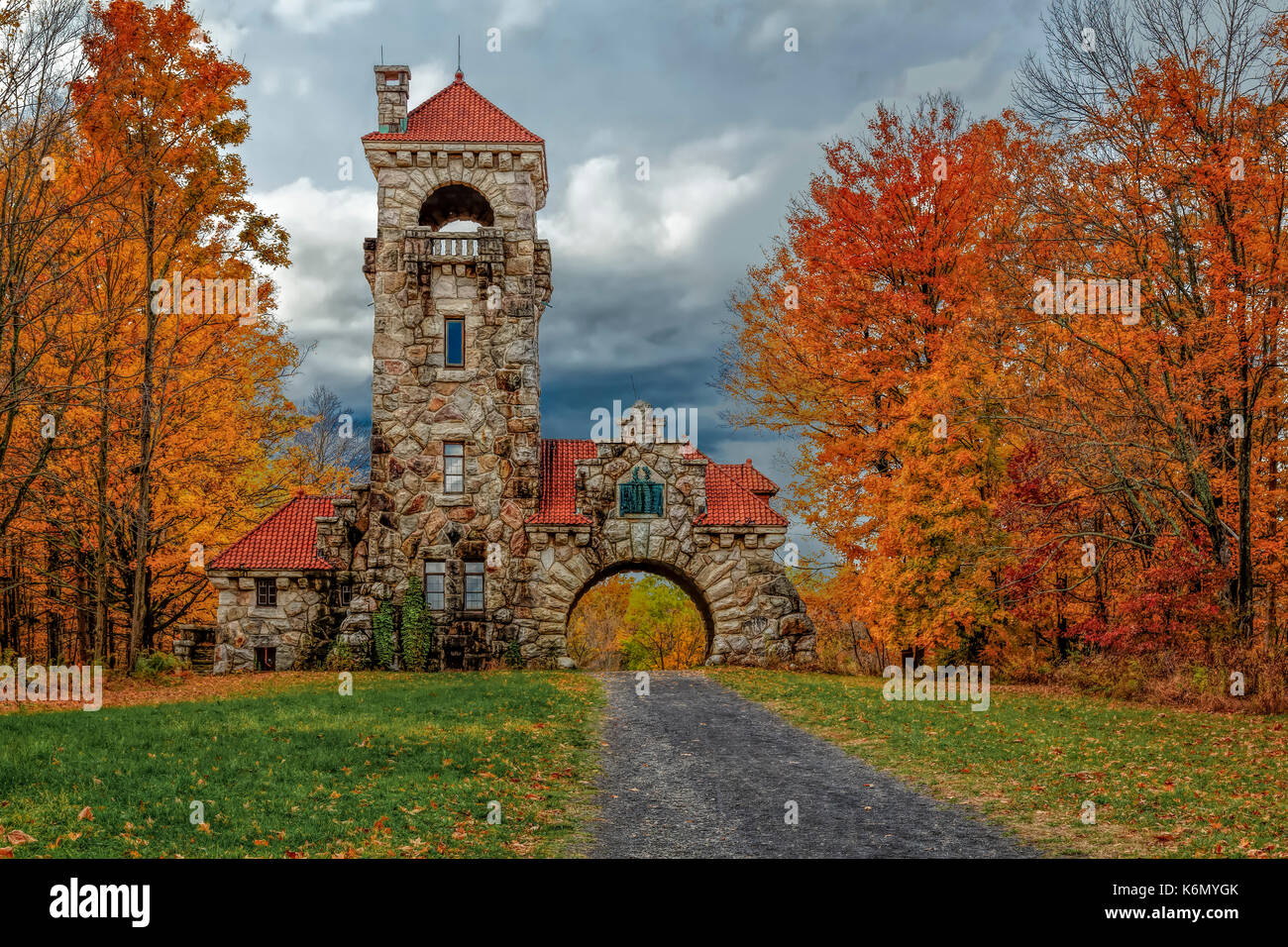 Mohonk Preserve Gatehouse - Surrounded by the warm and bright colors of fall foliage which make this area of New Paltz, New York a popular travel dest Stock Photo