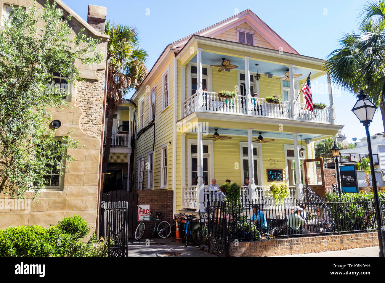 Christmas Dinner Poogans Porch 2022 Charleston Sc Charleston South Carolina,Historic Downtown,Queen Street,Poogan's Porch,Southern  Cuisine,Restaurant Restaurants Food Dine Dining Eating Out Casual Caf Stock  Photo - Alamy