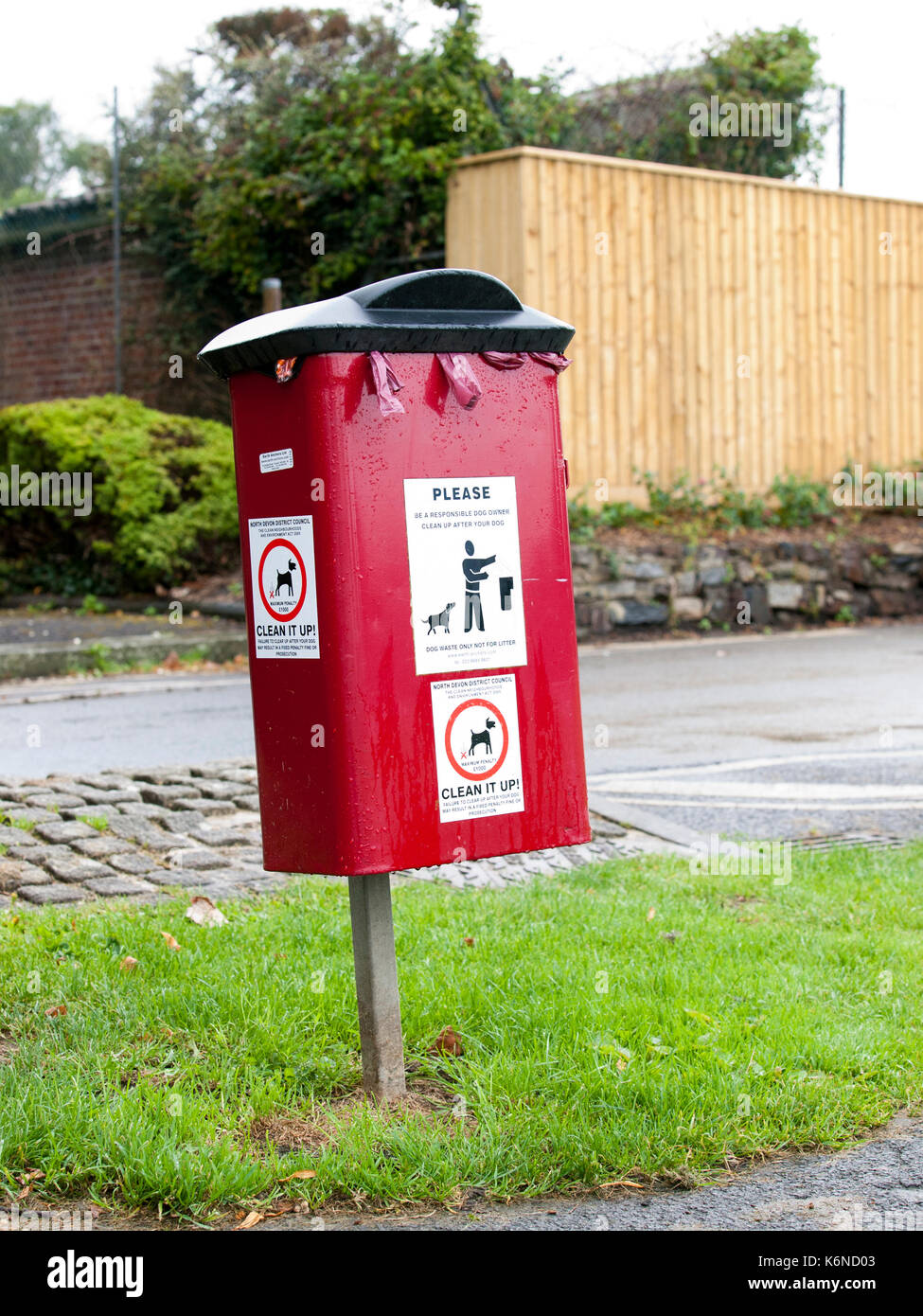 Dog poo bin hires stock photography and images Alamy