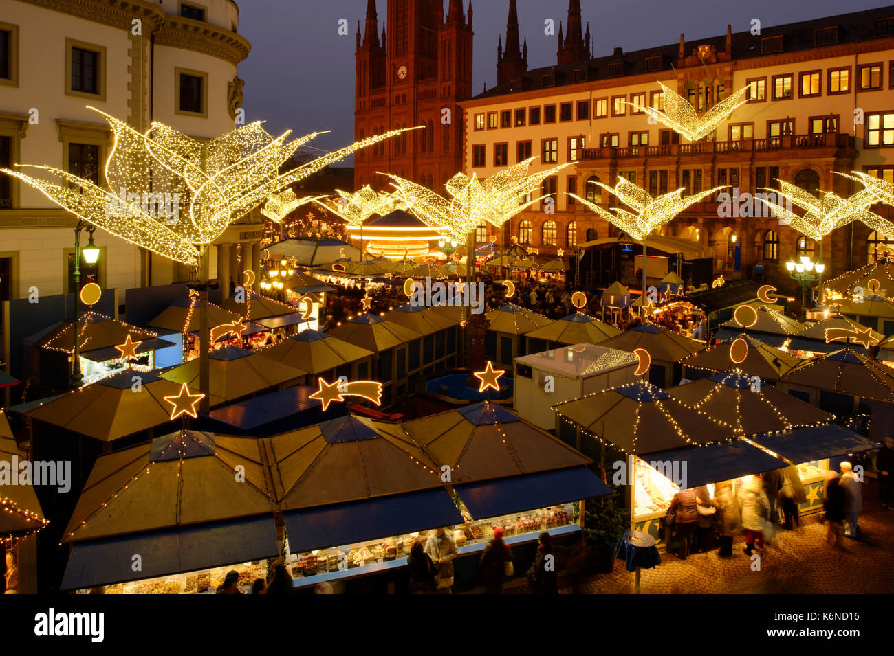 Wiesbaden Sternschnuppenmarkt (christmas fair) on Palace Square