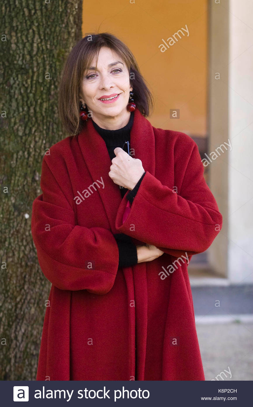 Communication on this topic: Anna Bonaiuto, anna-bonaiuto/ Discussion on this topic: Frances Day, anna-bonaiuto/