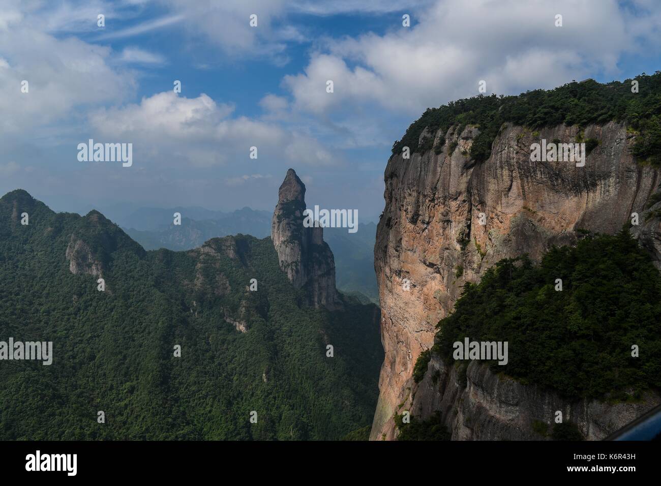 Xianju. 13th Sep, 2017. Photo taken on Sept. 13, 2017 shows a scenery of the Shenxianju scenic spot in Xianju County of Taizhou, east China's Zhejiang Province. The scenic spot, featuring its good ecological environment and geologic structure, covers a total area of 22.32 square kilometers. Credit: Huang Zongzhi/Xinhua/Alamy Live News Stock Photo