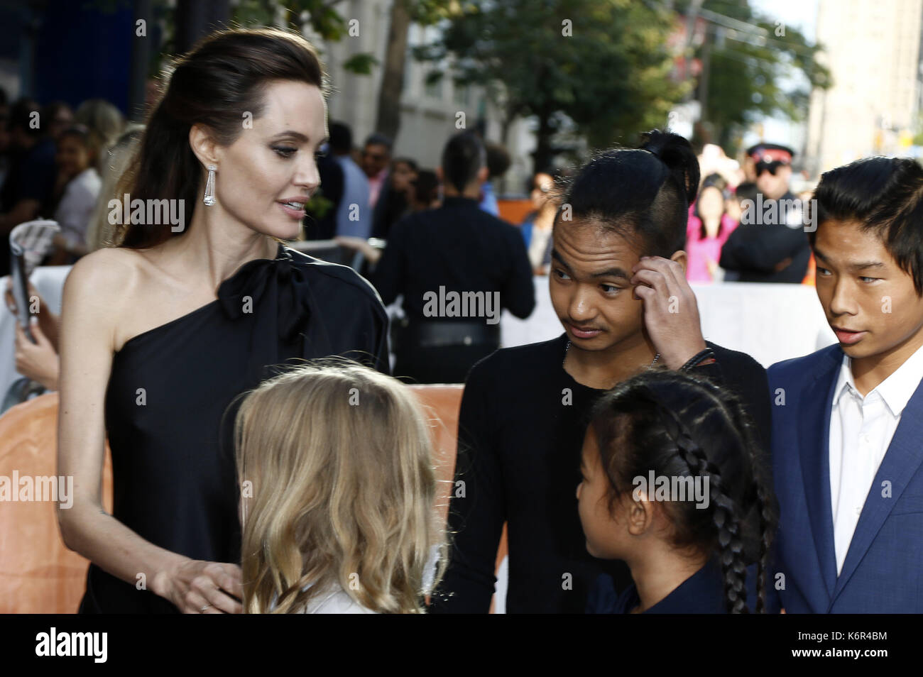 Toronto, Kanada. 11th Sep, 2017. Angelina Jolie, Vivienne Marcheline Jolie-Pitt, Maddox Jolie-Pitt, Zahara Jolie-Pitt and Pax Thien Jolie-Pitt attending the 'First They Killed My Father: A Daughter of Cambodia Remembers' premiere during the 42nd Toronto International Film Festival at Princess of Wales Theatre on September 11, 2017 in Toronto, Canada | Verwendung weltweit/picture alliance Credit: dpa/Alamy Live News Stock Photo