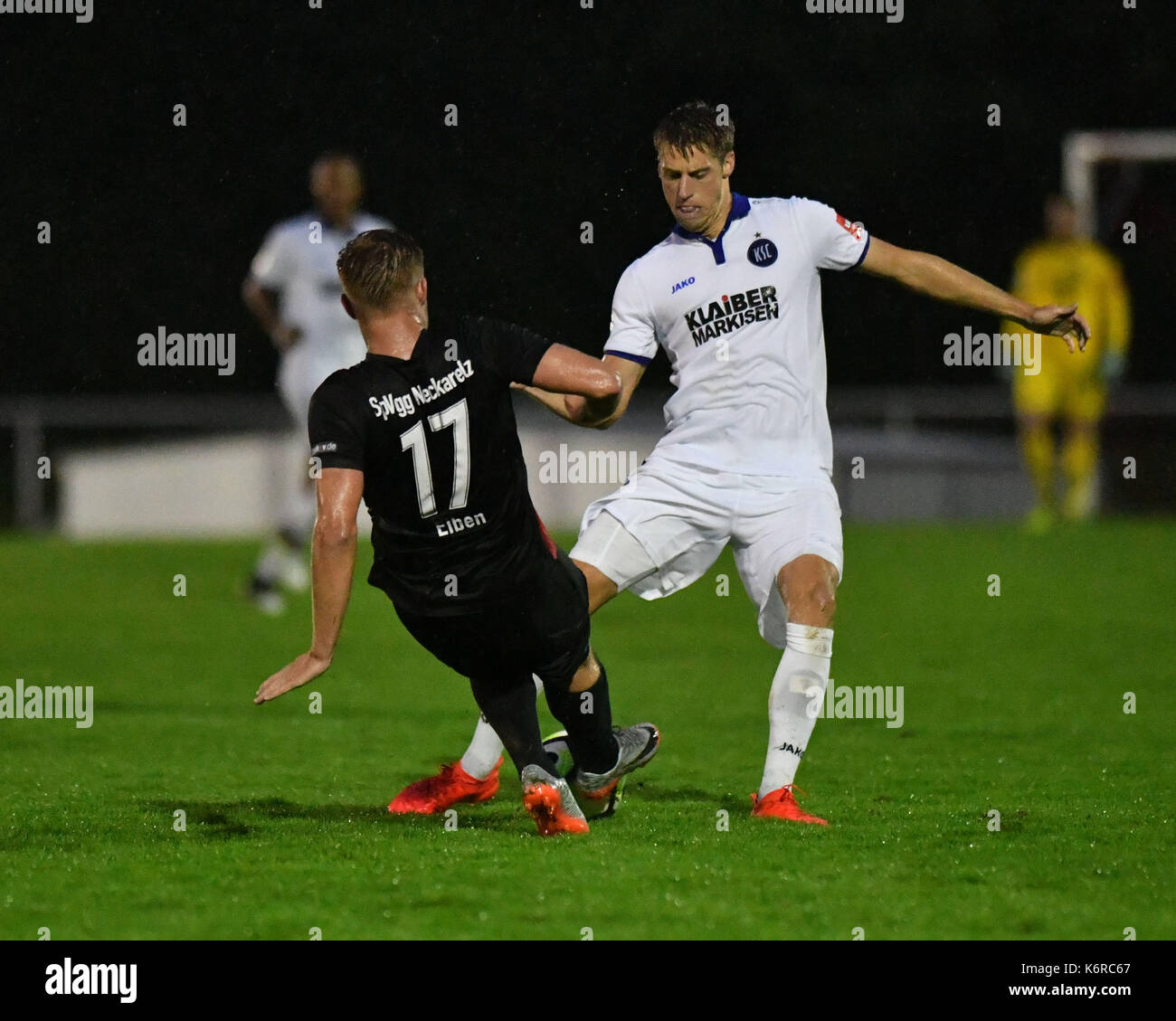 Neckarelz, Deutschland. 13th Sep, 2017. vl Tim Eiben (SpVgg.Neckarelz),  Marc Lorenz (KSC) GES/ Fussball/ Verbandspokal: Spvgg Neckarelz -  Karlsruher SC, 13.09.2017 -- | Verwendung weltweit Credit: dpa/Alamy Live  News Stock Photo - Alamy