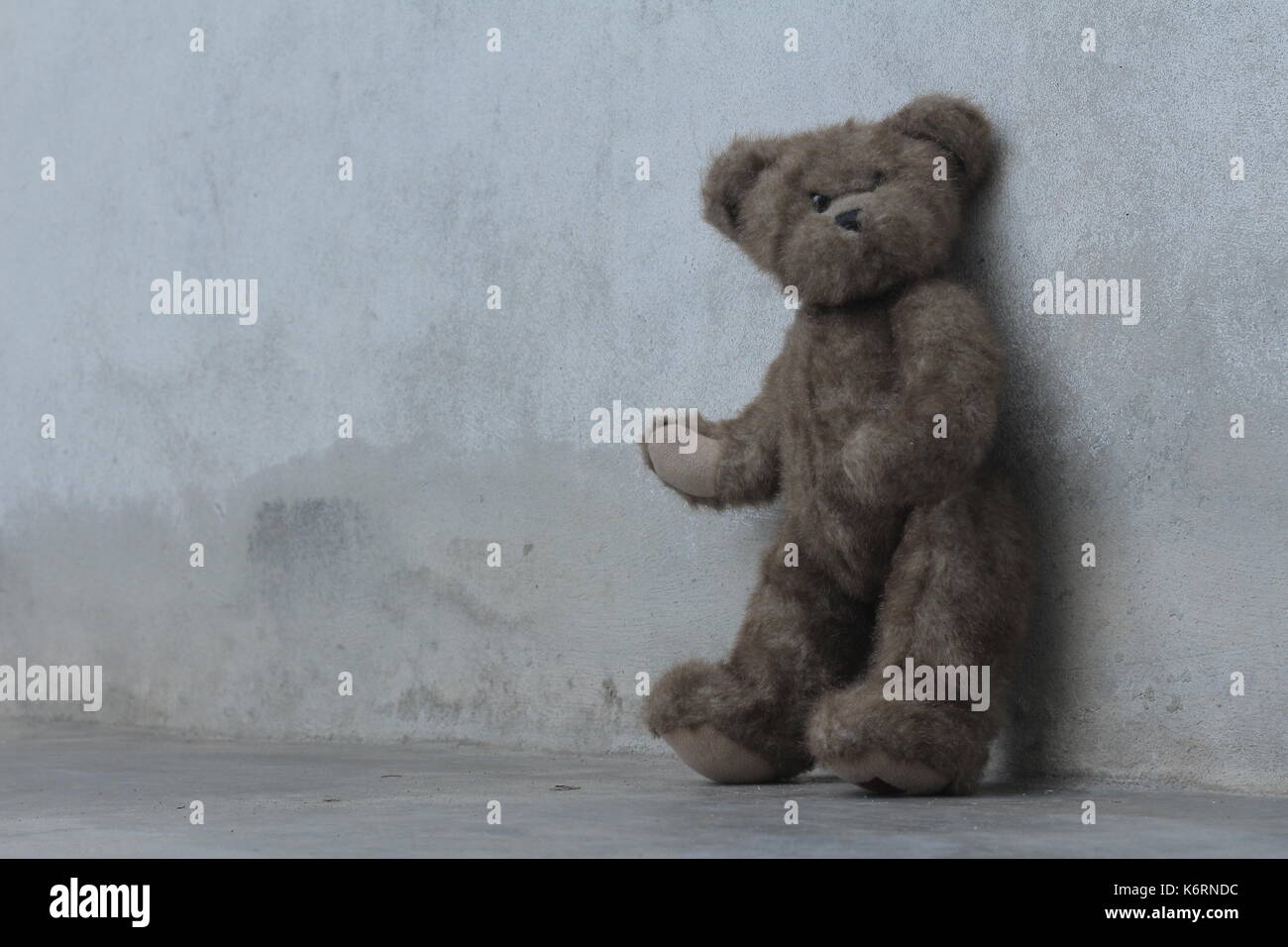 teddy bear with broken heart
