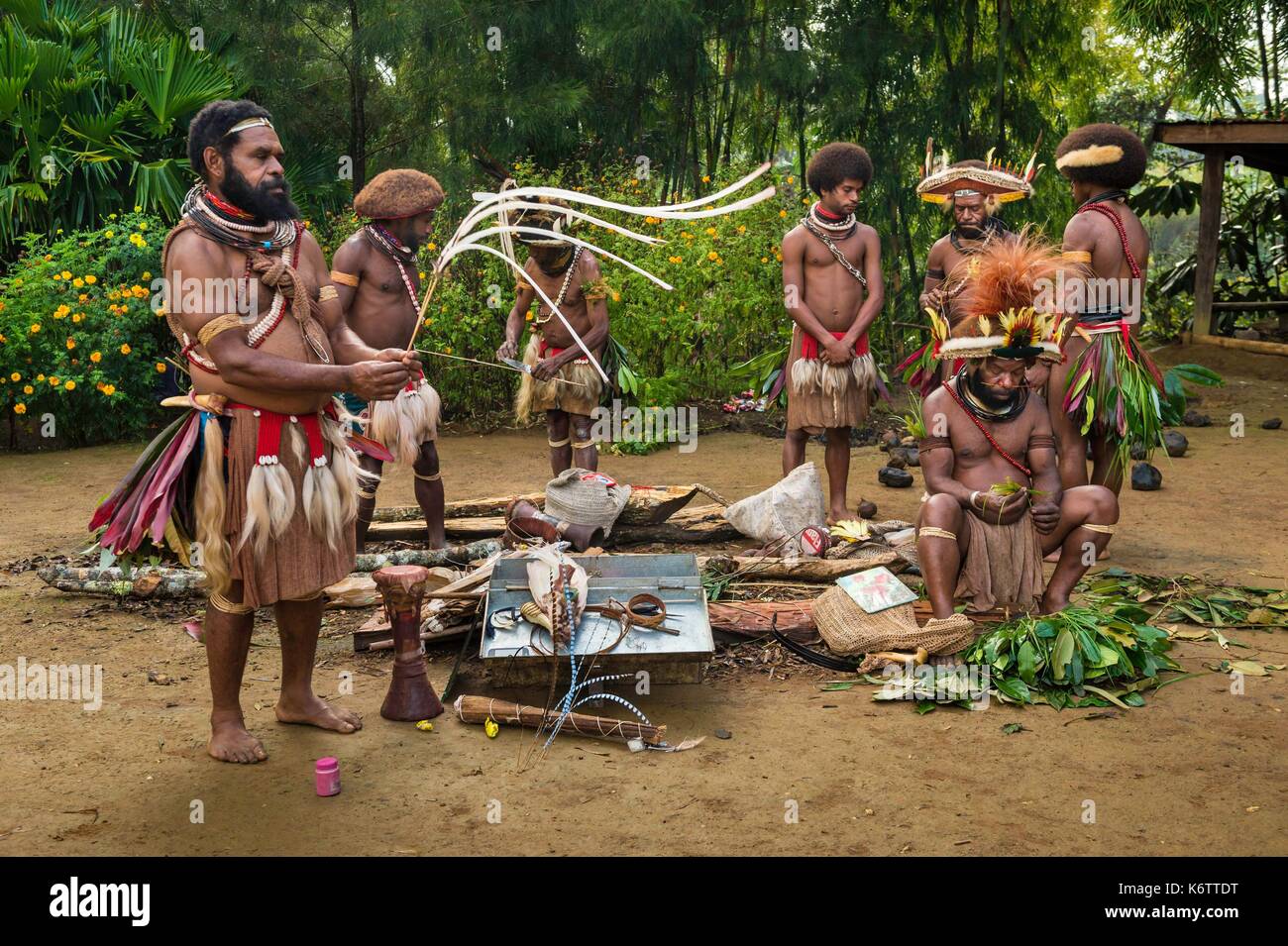 Papua New Guinea, Hela province, Huli tribe, Tari area, Kobe Tumbiali ...