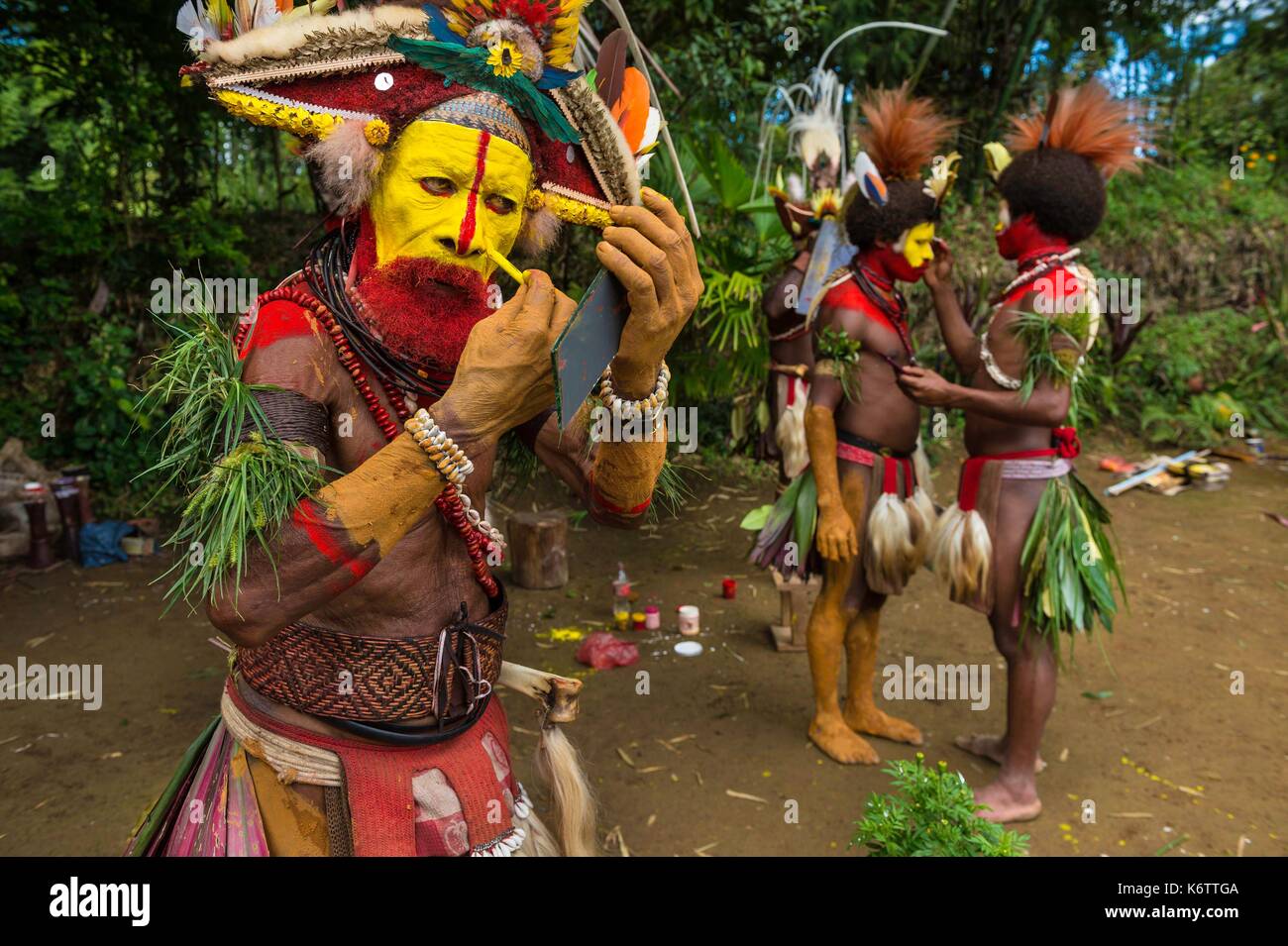 Papua New Guinea Hela Province Huli Tribe Tari Area Kobe Tumbiali Village Preparation For A 4874